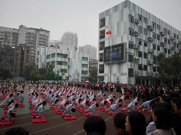 学生全面健康发展,4月24至26日,宜昌市实验小学举办"践行生本教学理念